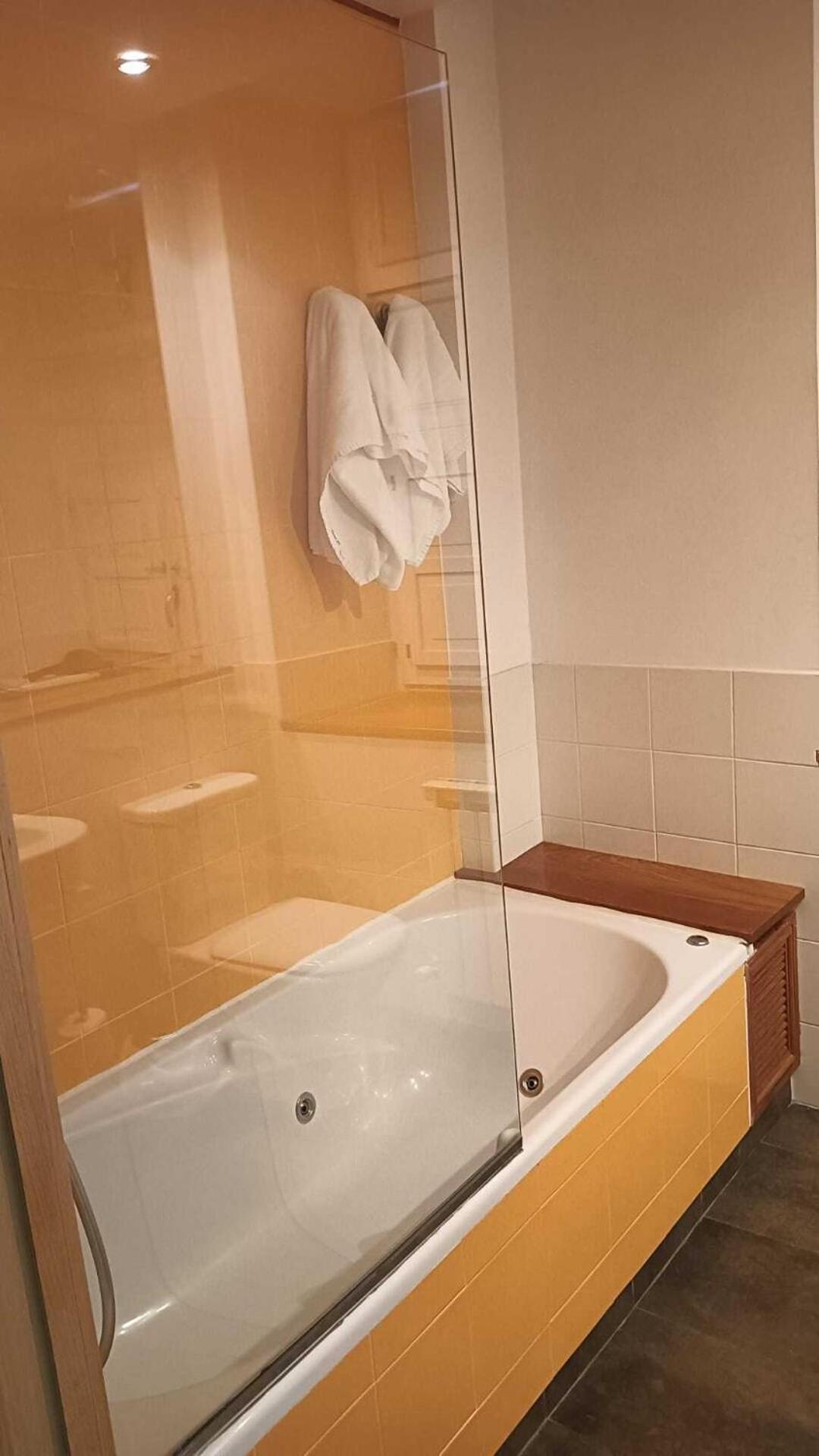 Gastro Hotel La Giraldilla Liérganes الغرفة الصورة