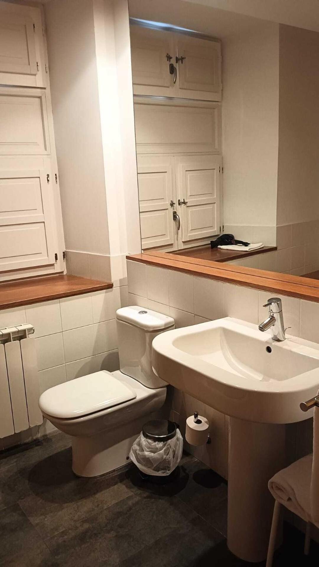 Gastro Hotel La Giraldilla Liérganes الغرفة الصورة