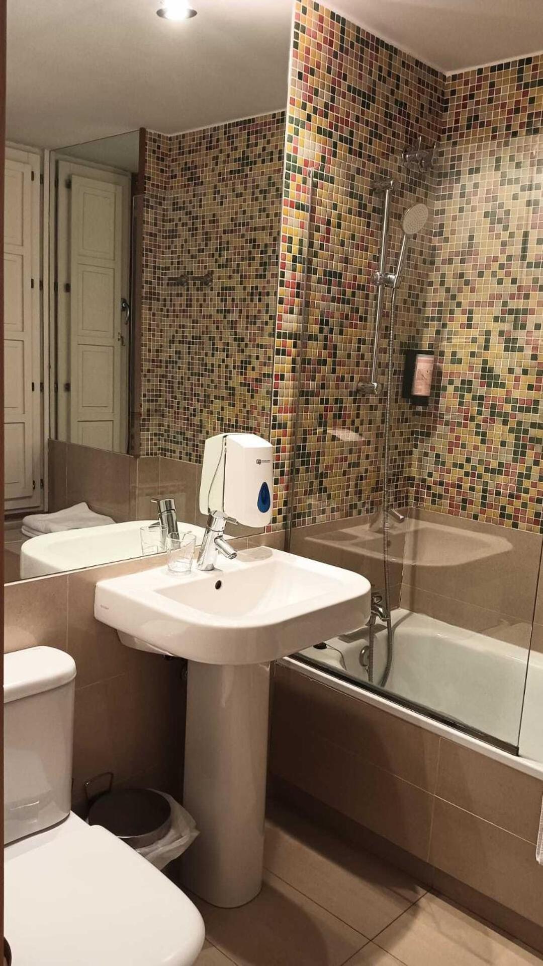 Gastro Hotel La Giraldilla Liérganes الغرفة الصورة